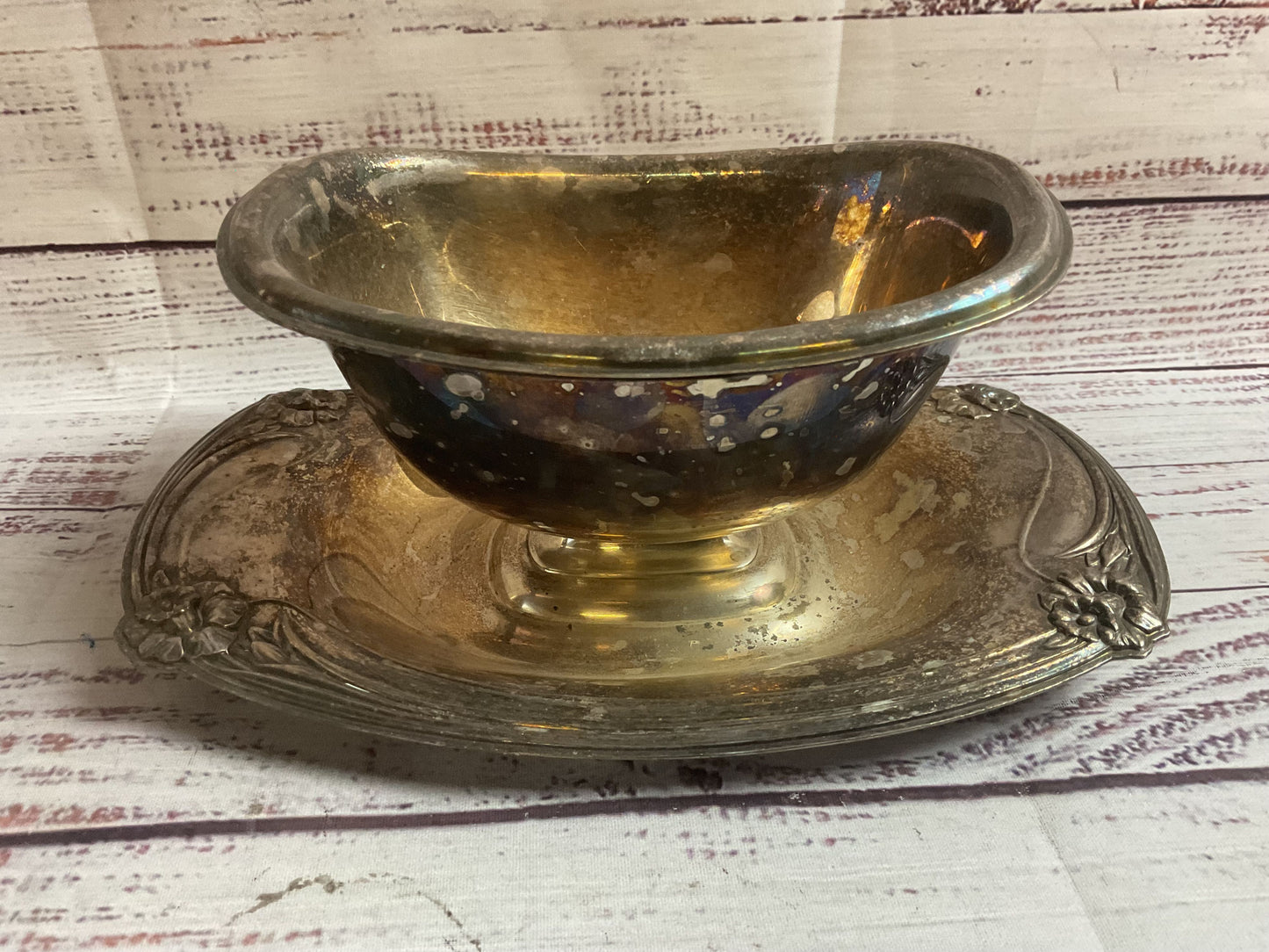 Daffodil Silverplated Sauce Gravy Boat