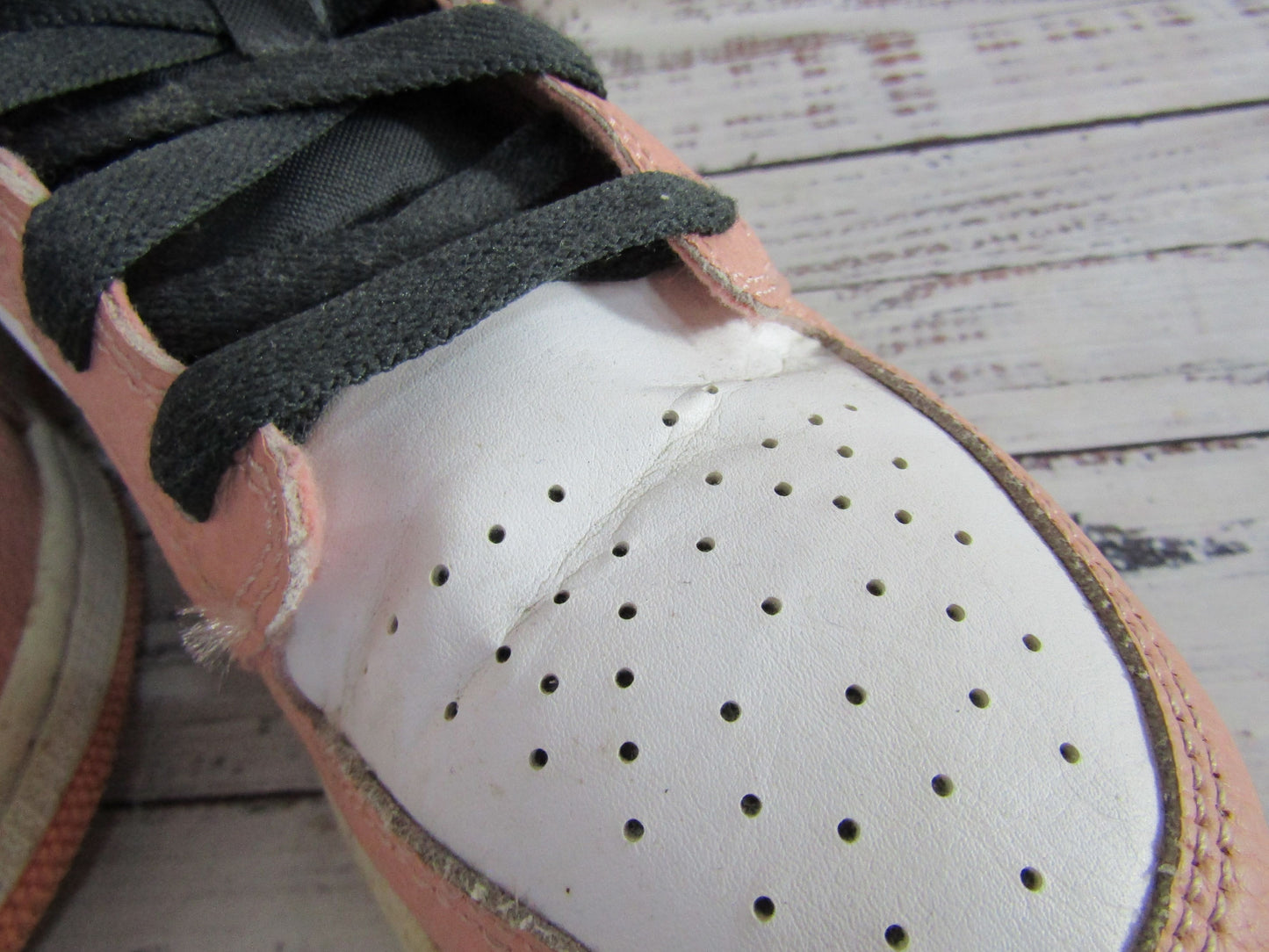 Nike Air Jordan 1 Girl's Pink Quartz Mid-Top Sneakers Size 7 Y 555112-603