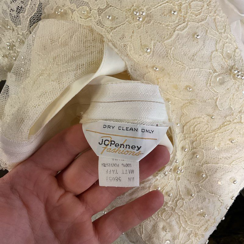 VTG. 70s JC Penney White Puff Sleeve Lace + Faux Pearl Wedding Dress READ DESC