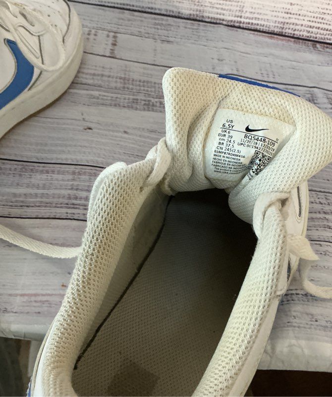 Girls Nike Court Borough Low 2 White W/blue Sneaker Size 6.5 Y