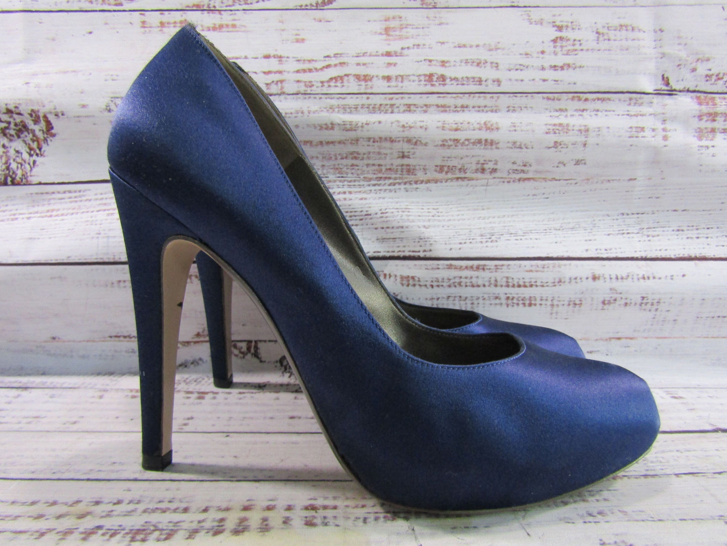 Salvatore Ferragamo Women's Blue Satin Heel Pumps Size 9 Made in Italy