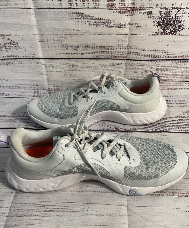 Nike Renew in Season TR11 Training Running Shoes Pure Platinum DA1349–001 Size 9