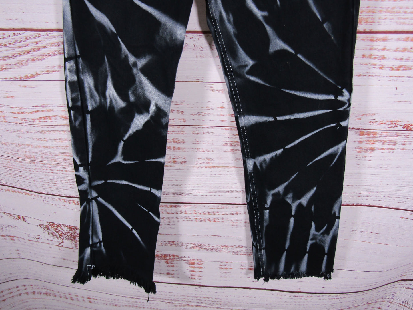 Carmar Women's Black Tie Dye Denim Boyfriend Jeans Size 27 Made in Los Angles