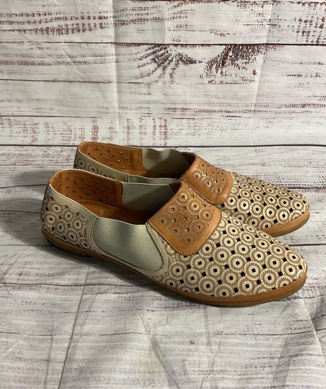 Ethan Valdes Women Perforated Leather Slip-On Loafers Comfort Size 40