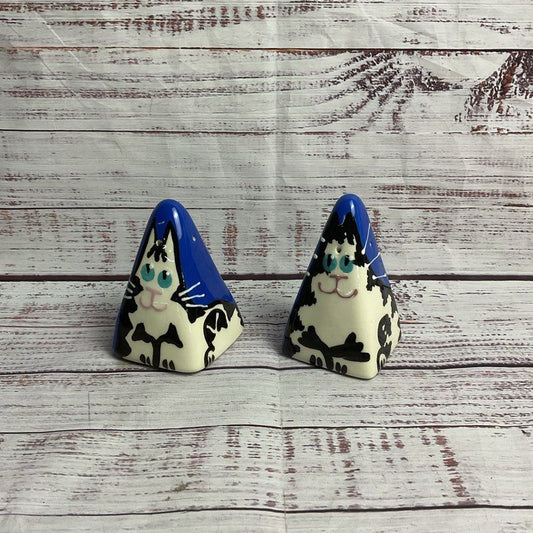 VTG. 1996 Handmade Blue Triangle Cat Salt & Pepper Shakers Signed Studio Pottery