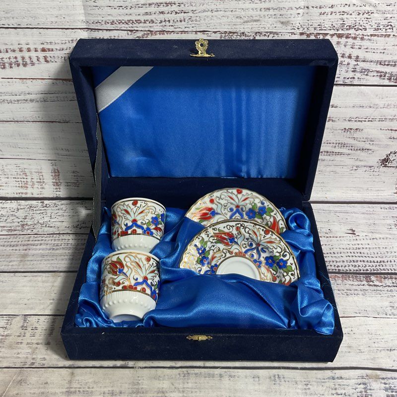 Kutahya Turkish Porcelain 4 Pc. Hand Painted Floral Tea Cup & Saucer Set w/ Case