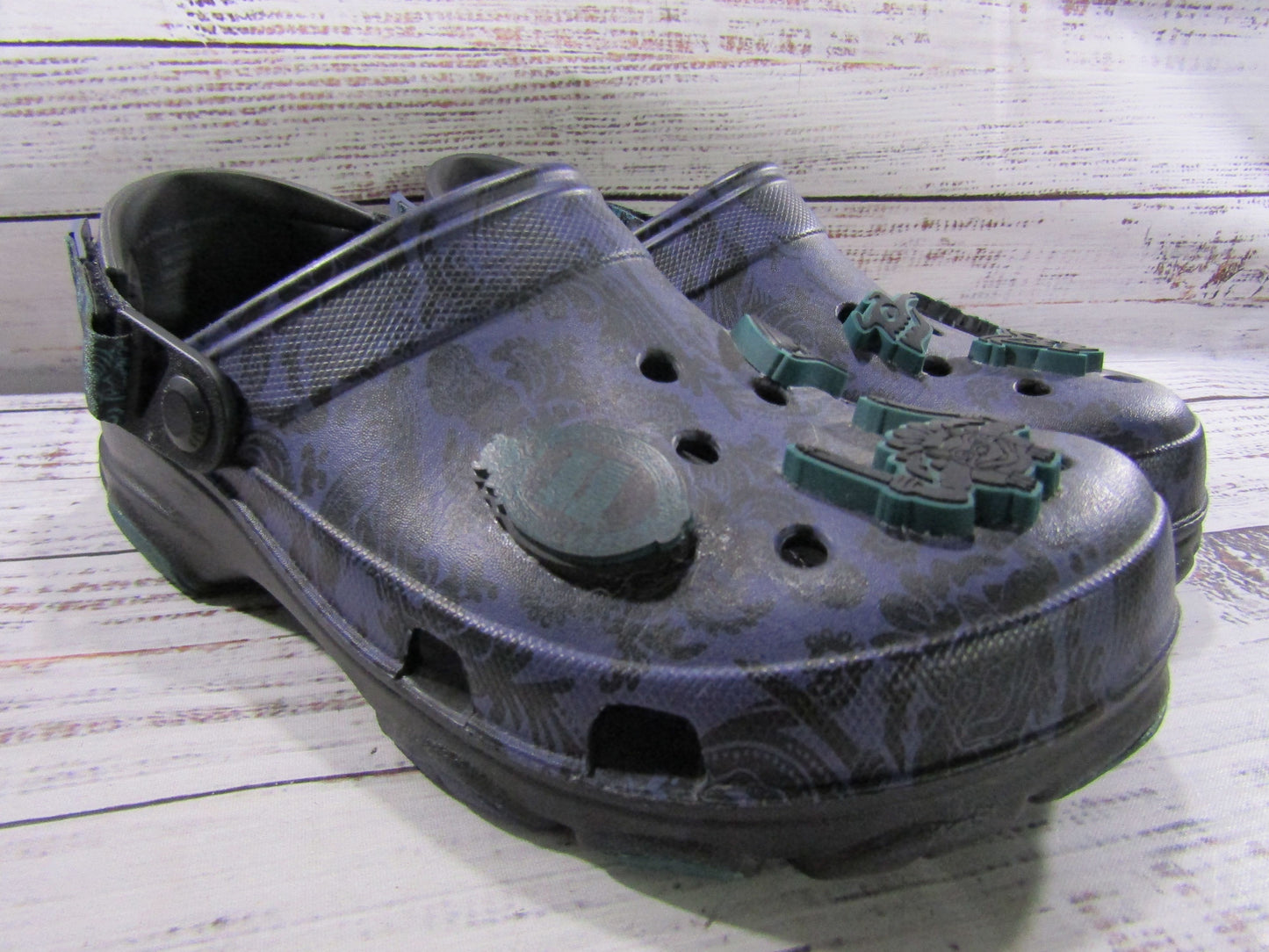 Crocs Haunted Mansion Wallpaper Black & Purple Slip-On Sandals Women's Size 9