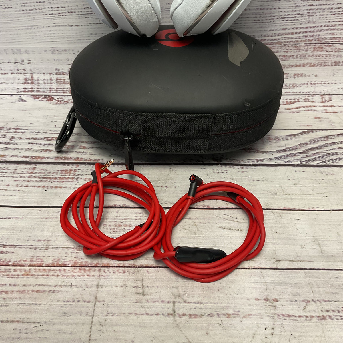 Beats Studio 2 White Over Ear Headphones Noise Cancelling B0501