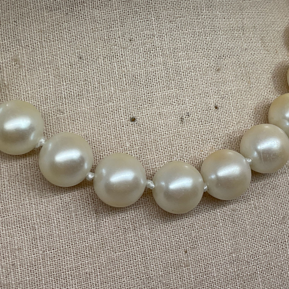 VTG. CAROLEE Faux Pearl Necklace- 17"