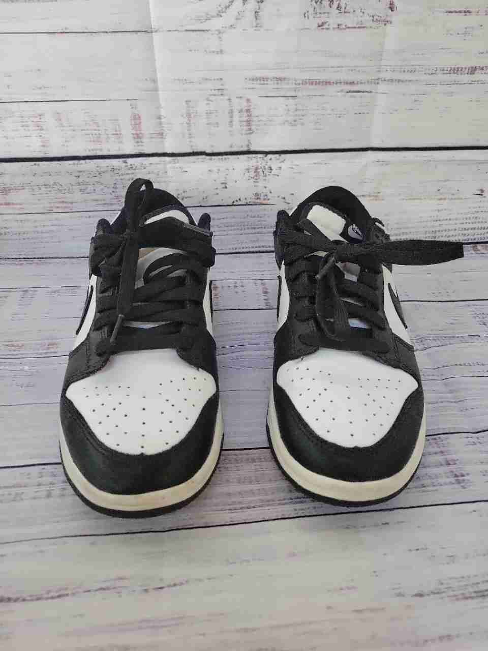 Women's Nike Dunk Low Panda Size 7.5