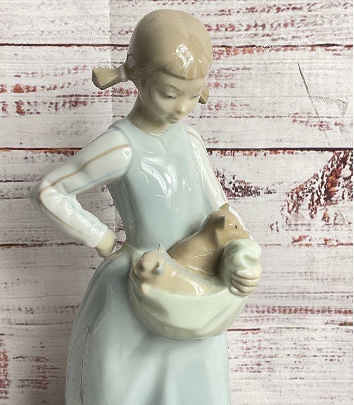 Lladró Spain Litter of Kittens 9" Porcelain Figurine Multicolor