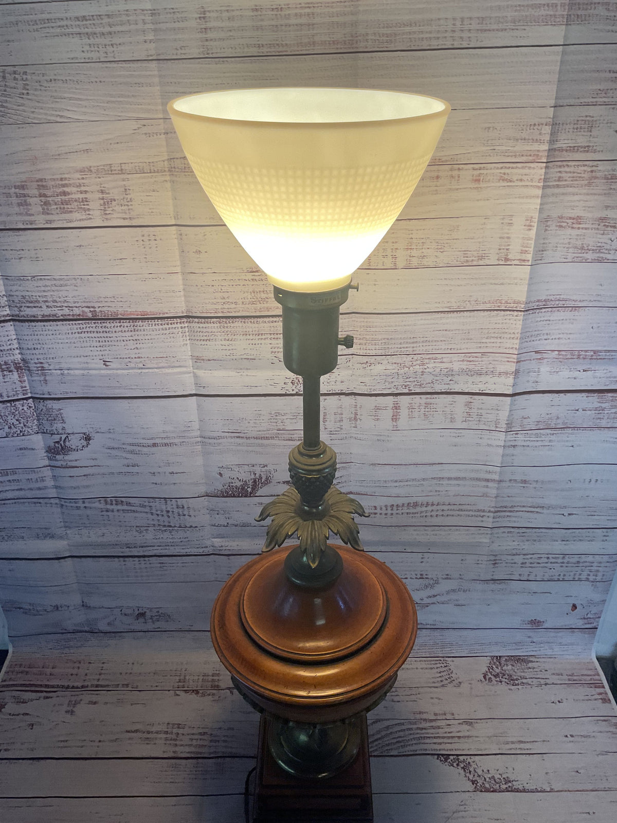 Stiffel Wood And Floral Brass Table Lamp TESTED