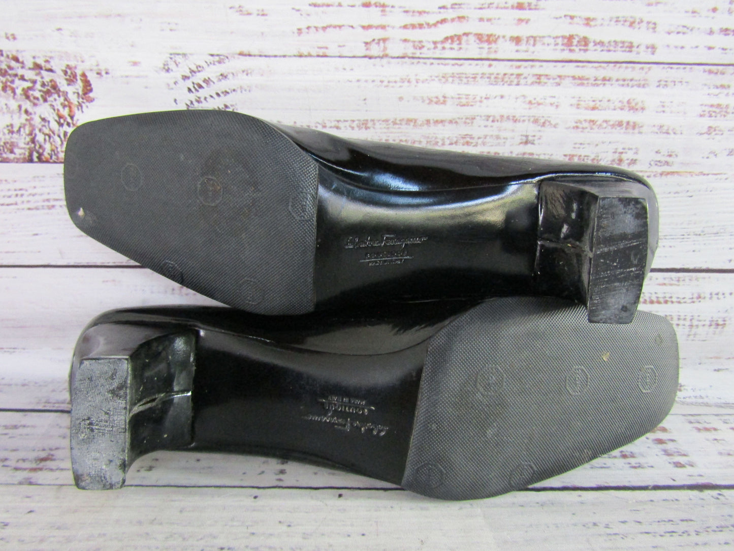 Salvatore Ferragamo Women's Black Leather Pumps Size 9.5 AAA Made in Italy