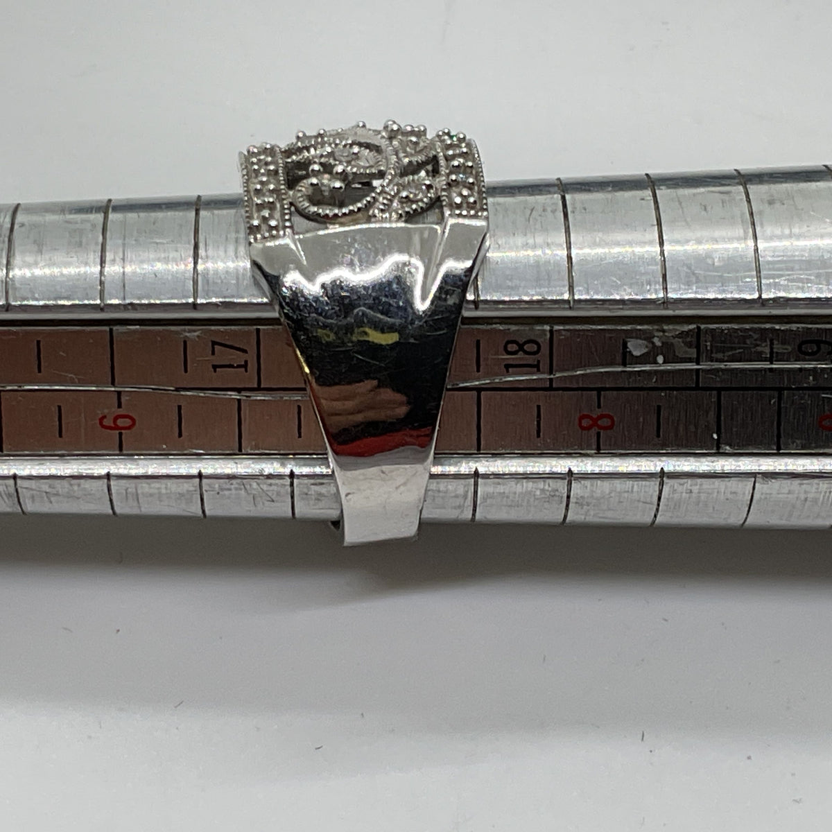 10K White Gold & Diamond Filigree SZ 7.25 Ring- 4.77g