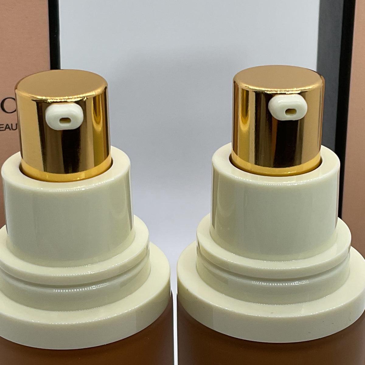 Set of 2 NEW GUCCI Eternite de Beaute 24H Wear Breathable Foundation 380N & 410N