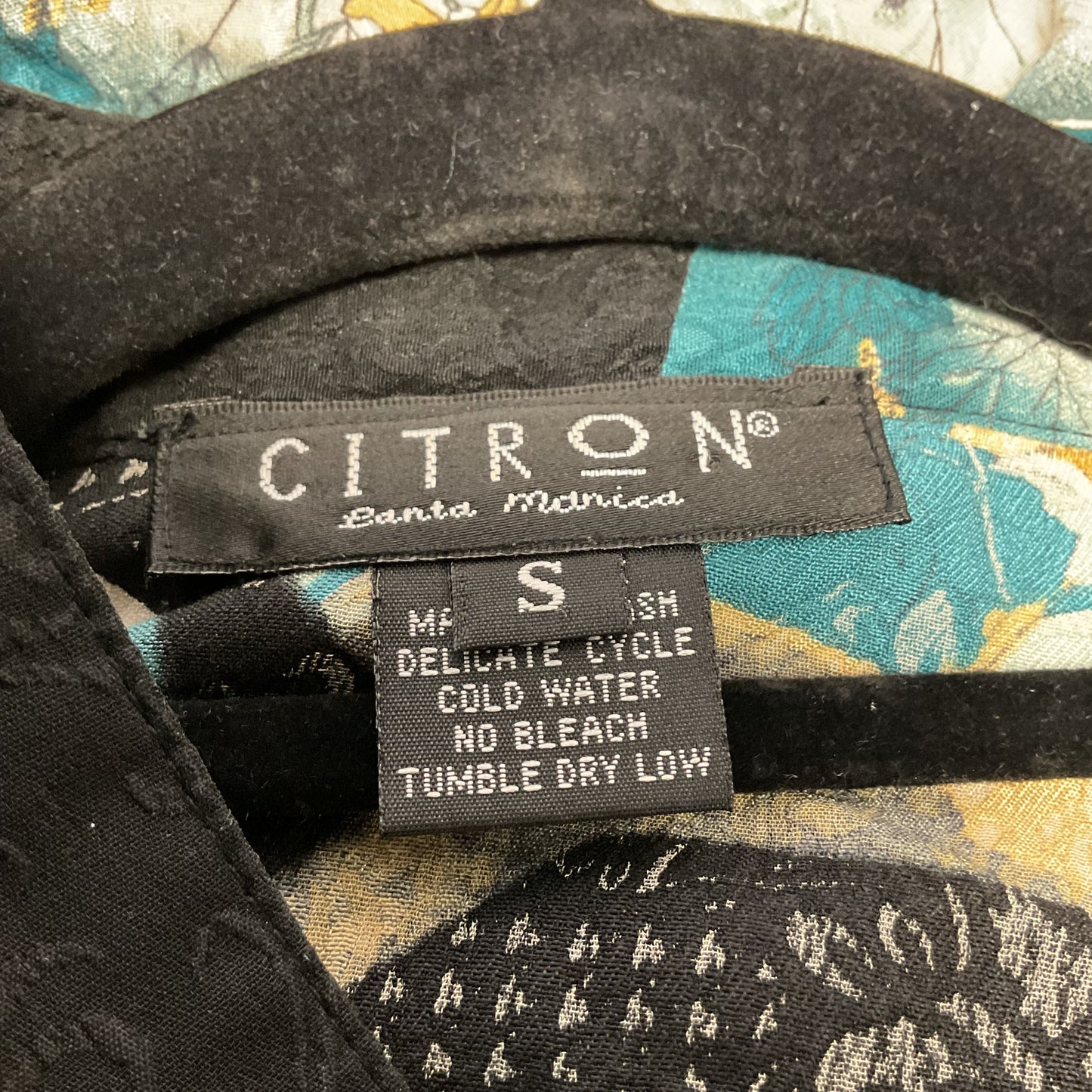 Citron Santa Monica Black Uchiwa Fan Pattern Silk Button Up Shirt - Size S