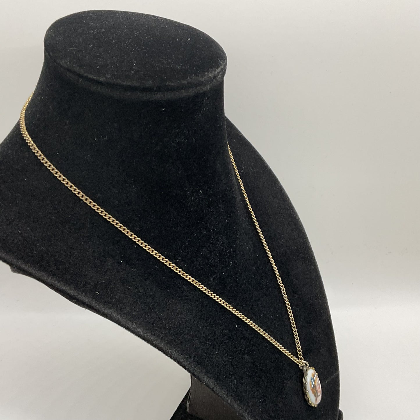 VTG./ANTIQUE LIMOGES Gold Tone Hand Painted Porcelain Cameo Portrait 1" Pendant