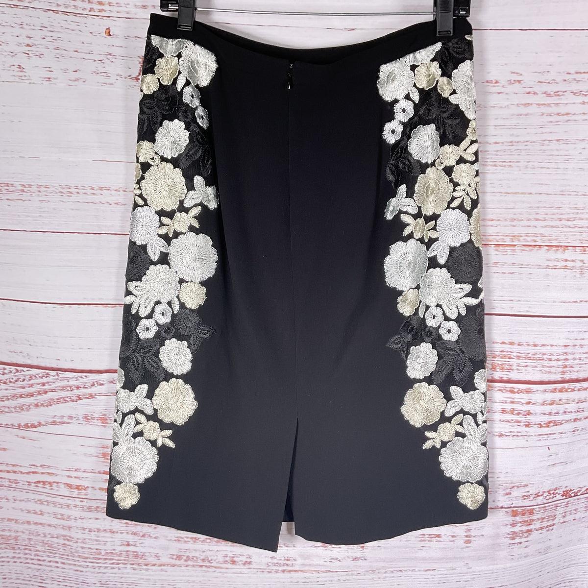 Diane Von Furstenberg Black Floral Embroidered Pencil Skirt - Size 8