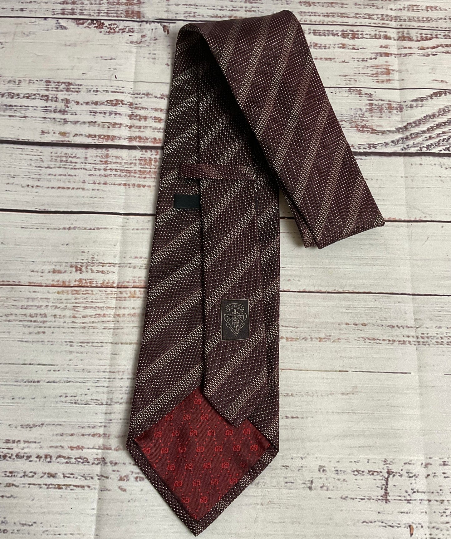 GUCCI Men's Red Striped 100% Silk Tie 57.5"