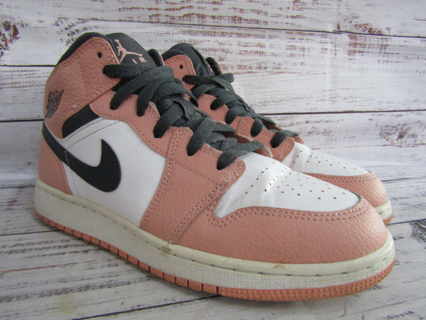 Nike Air Jordan 1 Girl's Pink Quartz Mid-Top Sneakers Size 7 Y 555112-603