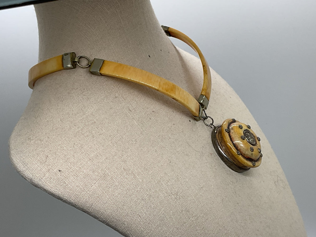 VTG. Sterling Silver Articulated Bone Choker & Round Pendant