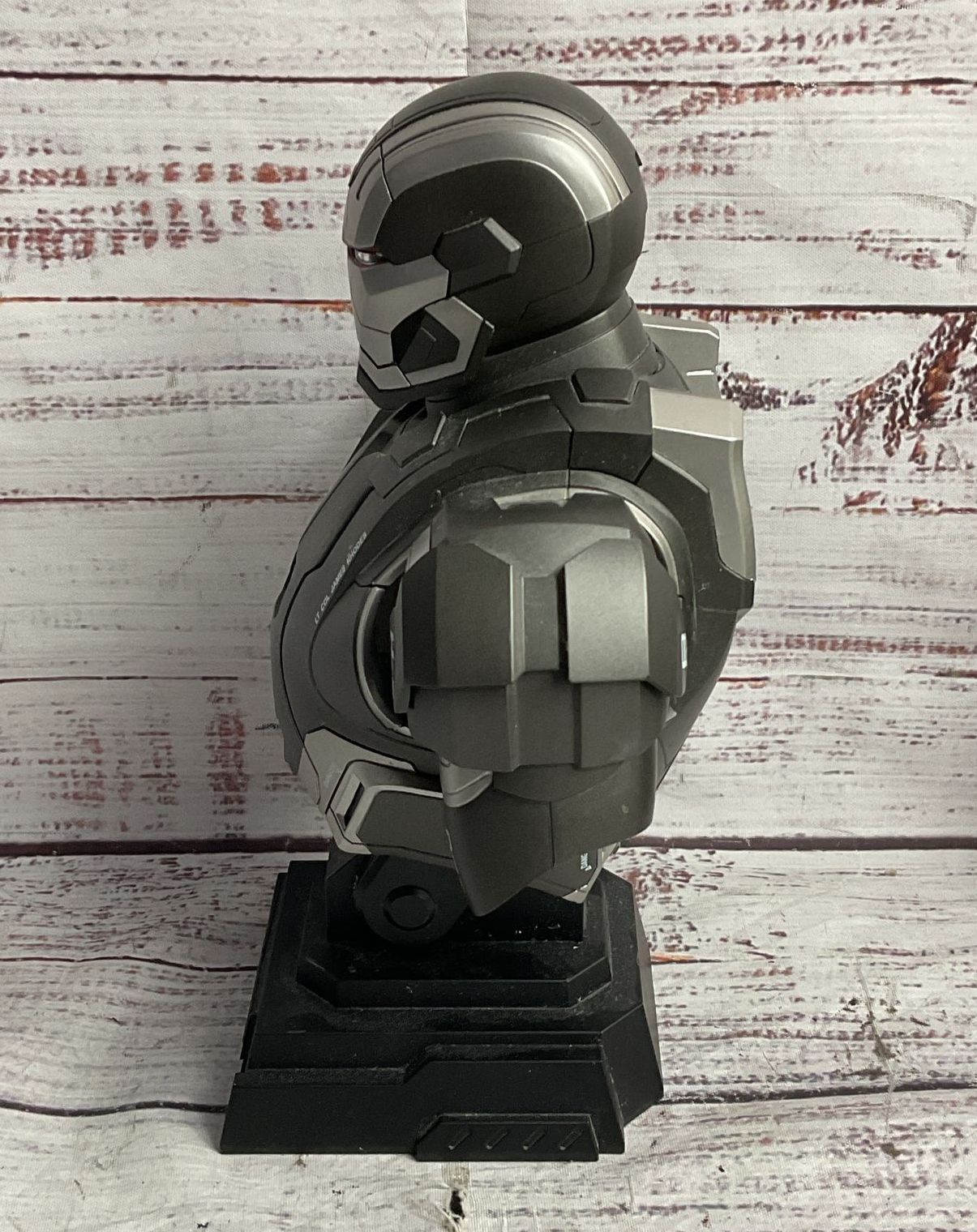 Hot Toys Iron Man 3 War Machine 1/4 Scale Bust Figurine