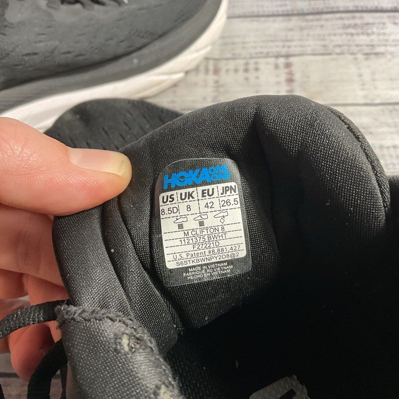 Hoka One One Clifton 8 Black Athletic Sneaker Men's Size 8.5