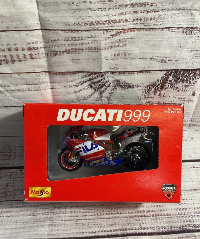 NEW Sealed Maisto 1:18 Ducati Corse Ducati 999 Regis Laconi Diecast 2004