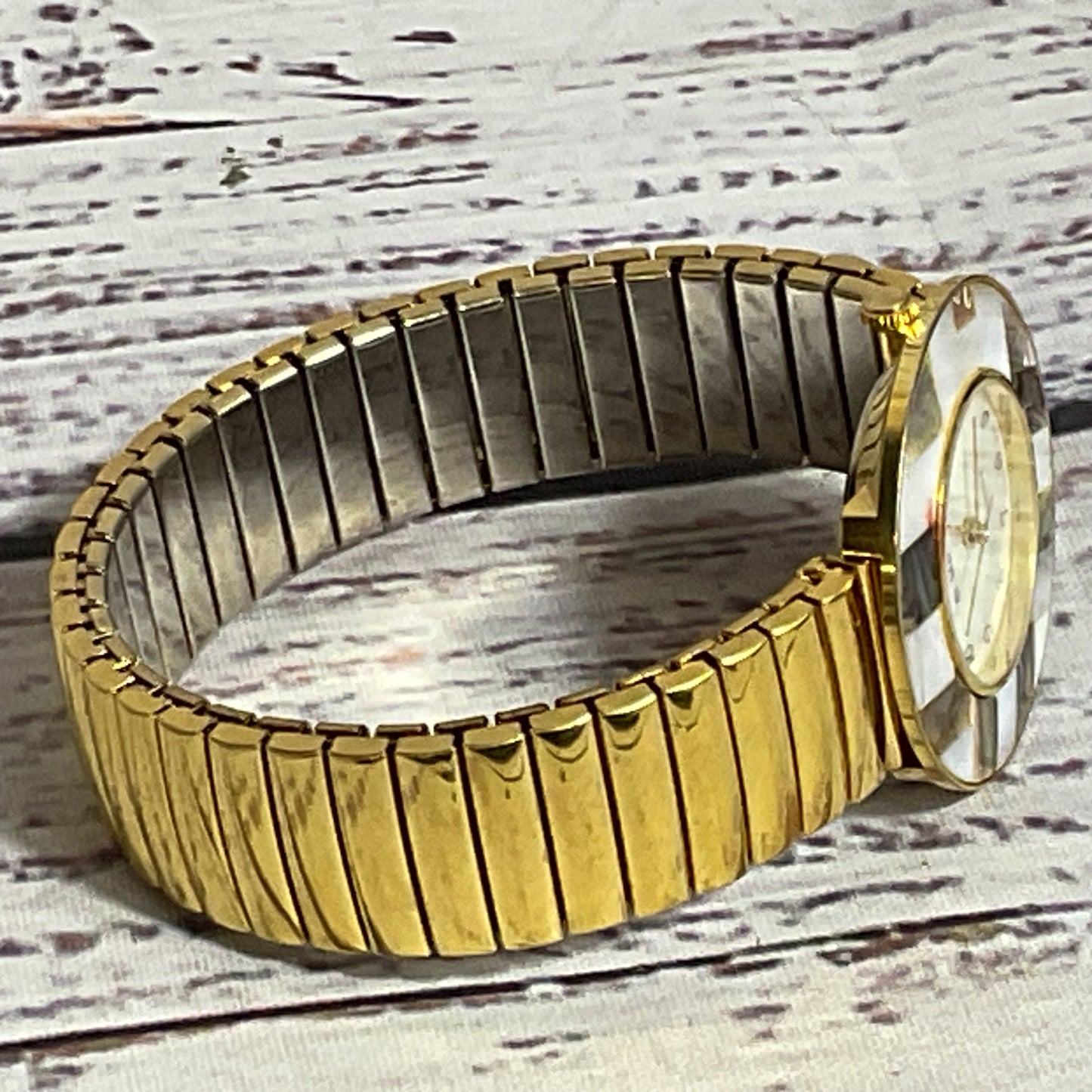 ST. MARIN Women's Gold Tone MOP Quartz Watch with Expandable Band