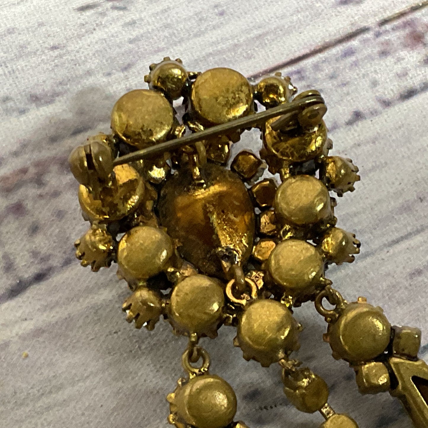 VTG. In Style of CLAUDETTE Cat Foil Glass & Rhinestone Brooch- 2.75"