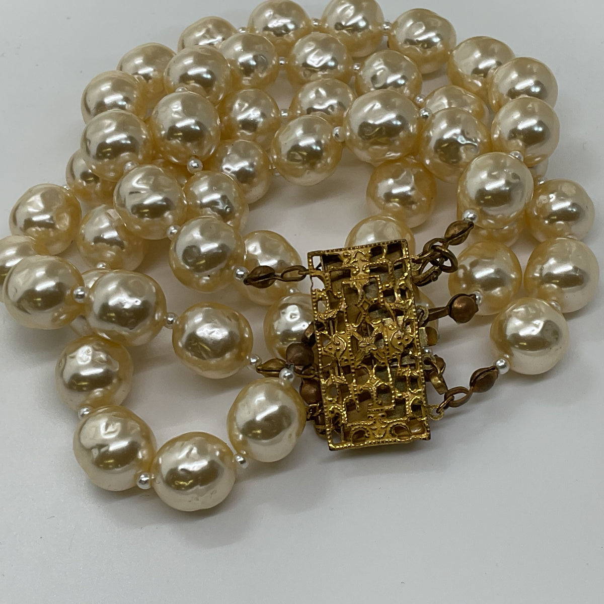 VTG. MIRIAM HASKELL Gold Tone Faux Pearl 4-Strand Chunky Bracelet- 6"