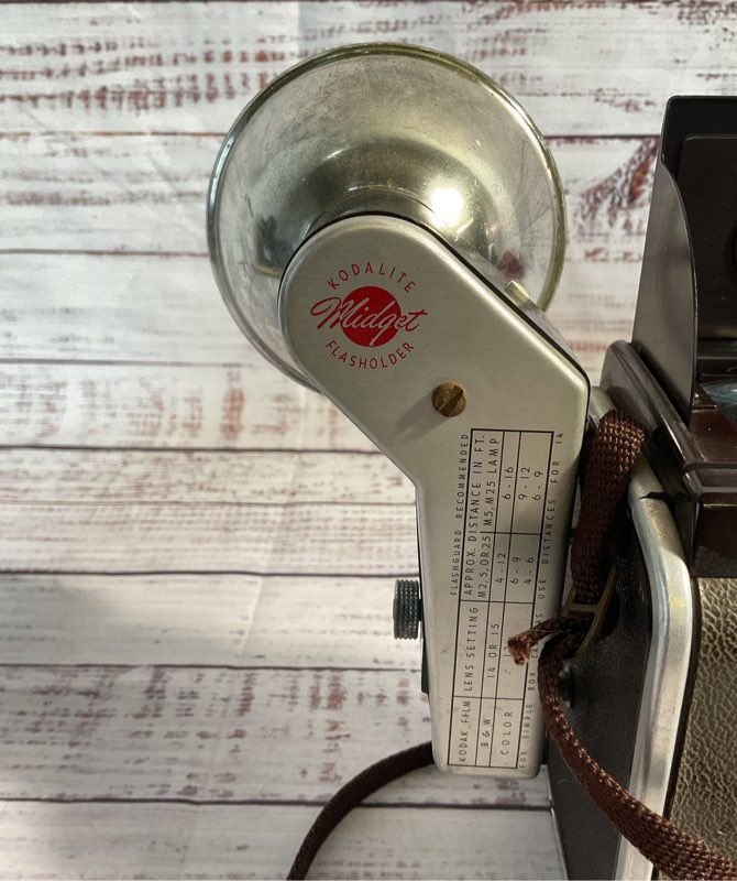 Kodak Twin Lens Reflex Duaflex IV Camera w/ Flash