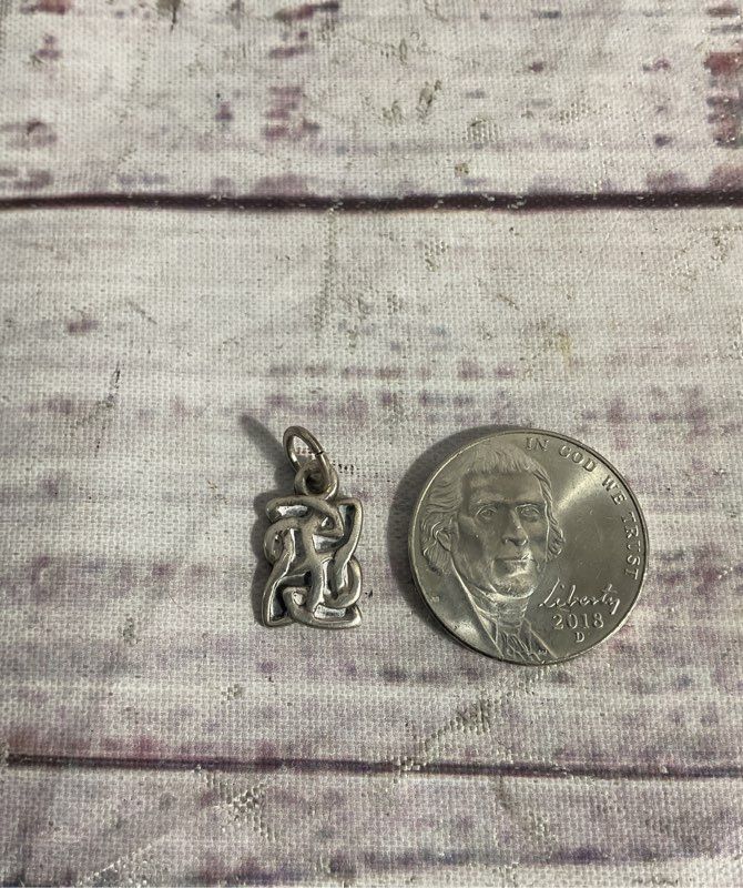 Sterling Silver 925 Celtic Knot Ruined Mini Pendant