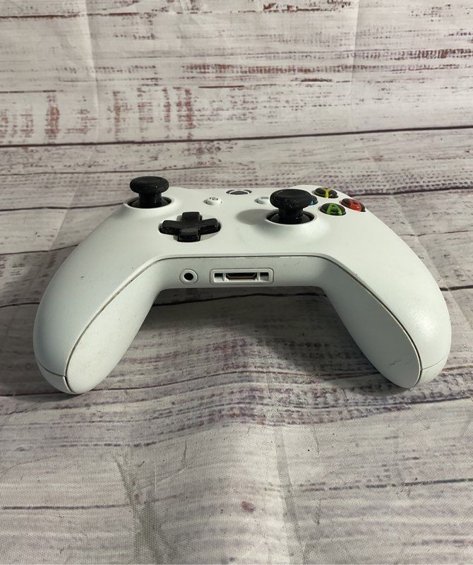 Microsoft Xbox One Wireless Controller Model 1708 White