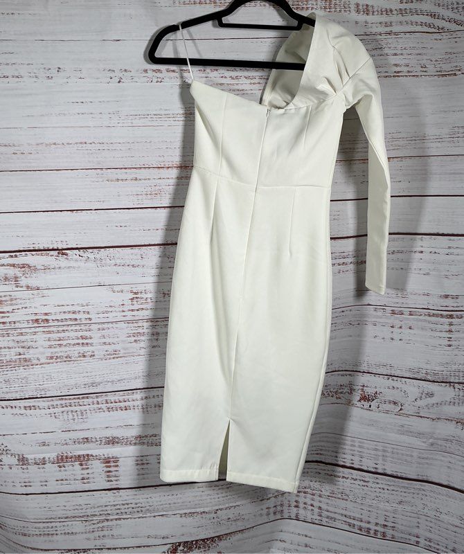NWT Women's Bianca and Bridget White One Shoulder Dress Size 6 Retail $350