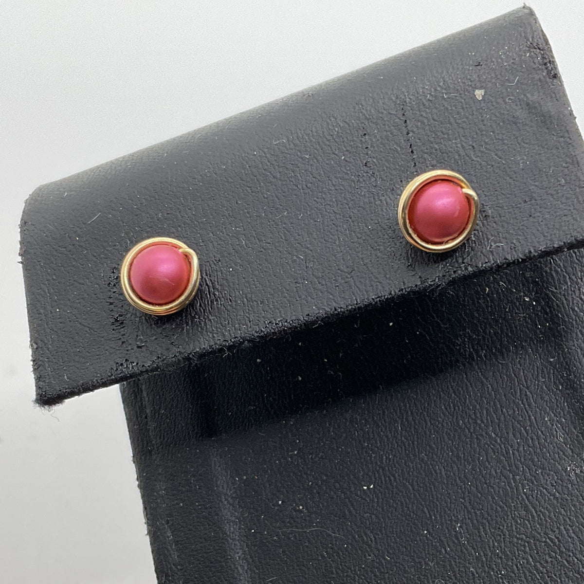 10K Yellow Gold Wire Wrapped Faux Pink Pearl Stud Earrings- 1.18g