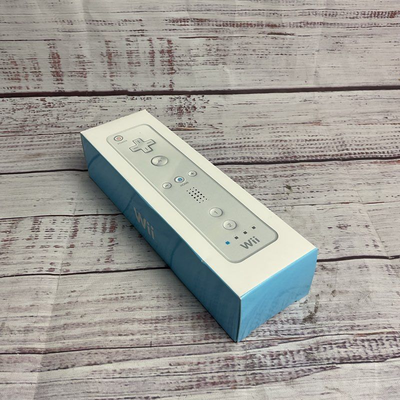 Nintendo 2007 White Wii Remote Controller in Box
