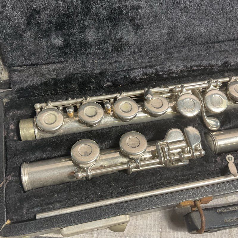 Armstrong Model 104 Educational Student Flute in Black Hard Case