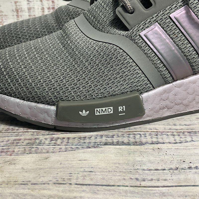 NWOT Adidas NMD_R1 Grey Pearlescent Detail Running Sneaker Men's 7.5