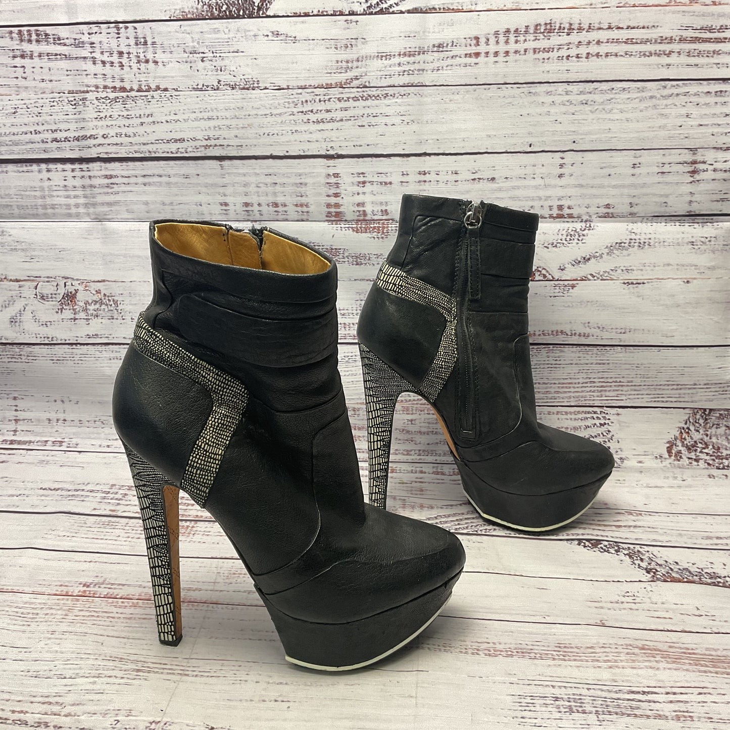 L.A.M.B. Gwen Stephanie Dorene Black Bootie Heel Women Size 5.5