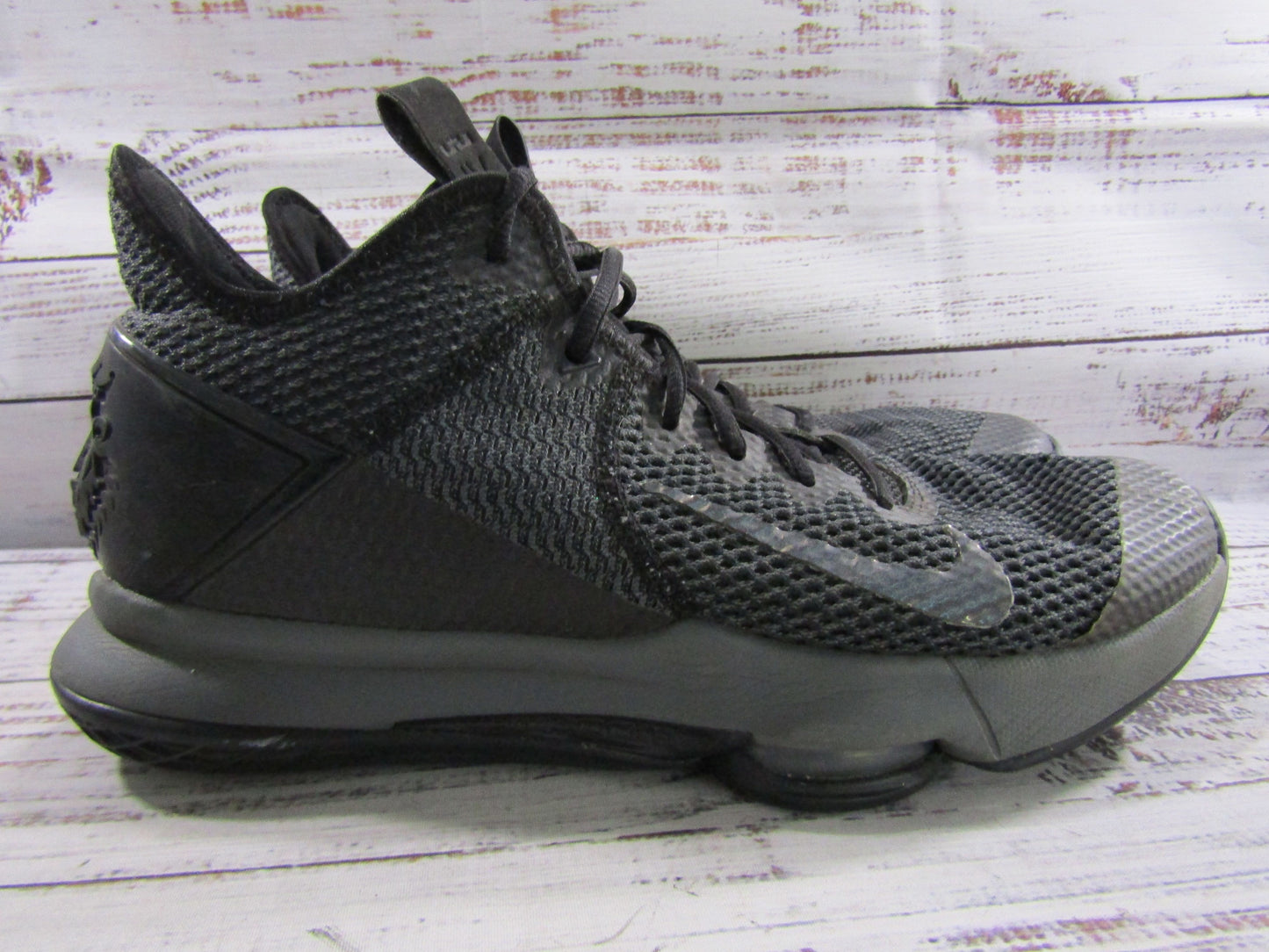 Nike LeBron Witness 4 Men's Black Mid-Top Sneakers Size 11 BV7427-003