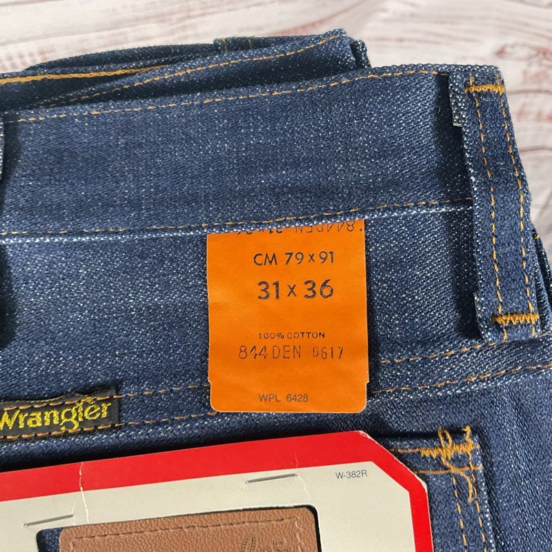 Vintage 80s Deadstock Wrangler Middleweight 12.25 oz Straight Leg Jeans 31x36