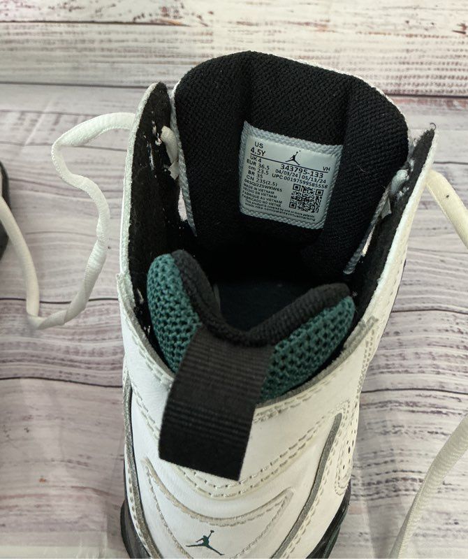 Boys Nike Air Jordan True Flight White Sneaker Size 4.5 Y