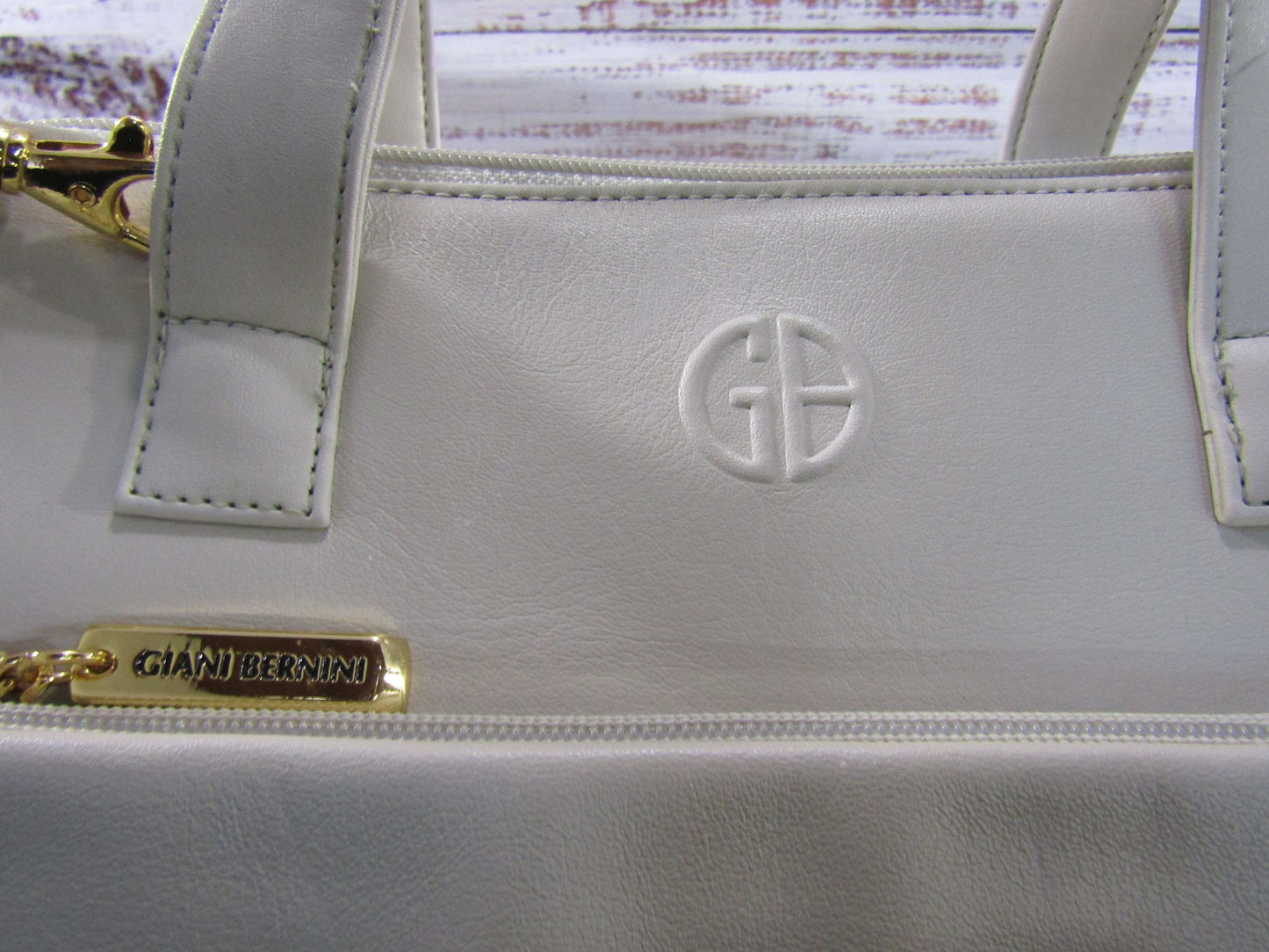 Giani Bernini Women's Off White Leather Shoulder Bag