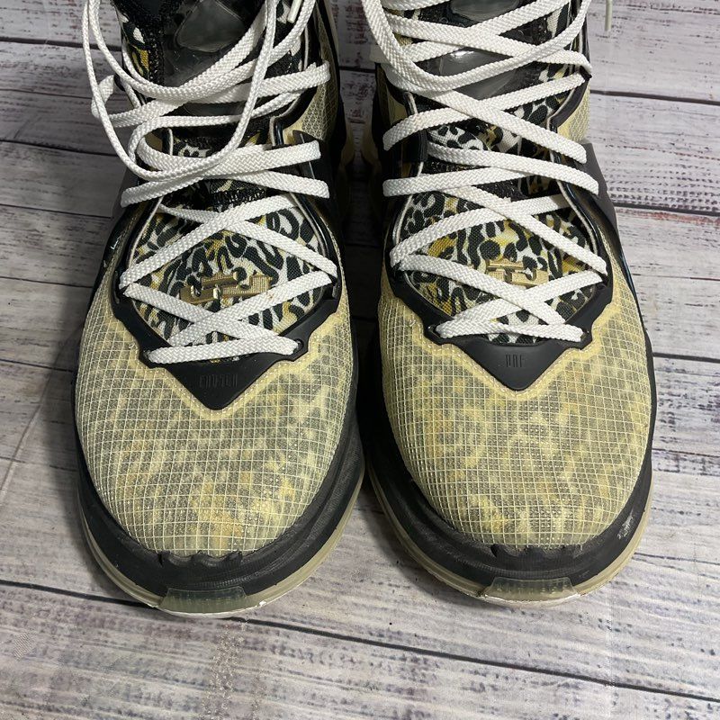 Nike Lebron 19 Royalty White/Metallic Gold Animal Print Athletic Shoe Men's 11.5