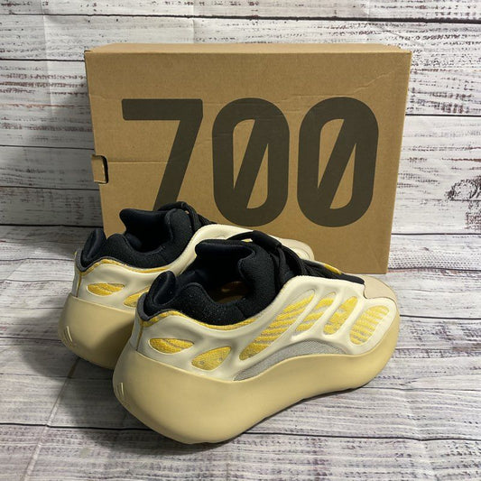 NOB Adidas Yeezy 700 V3 Safflower Slip-On Sneakers Men's 5/Women's 6 US