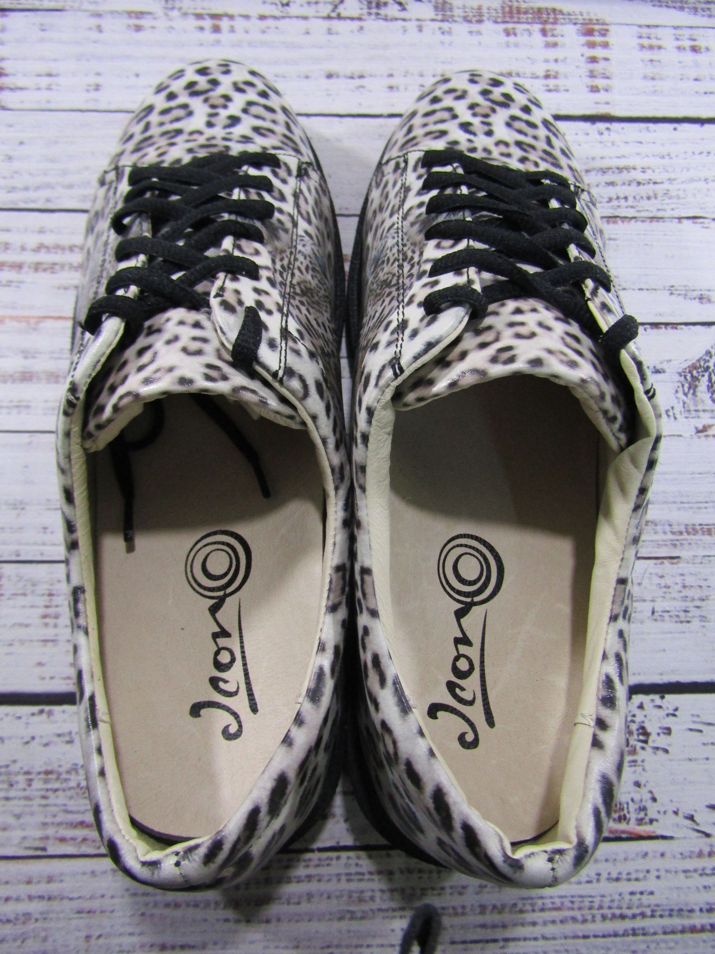 Icon Jolie Women's Multicolor Snow Leopard Print Sneakers Size 11