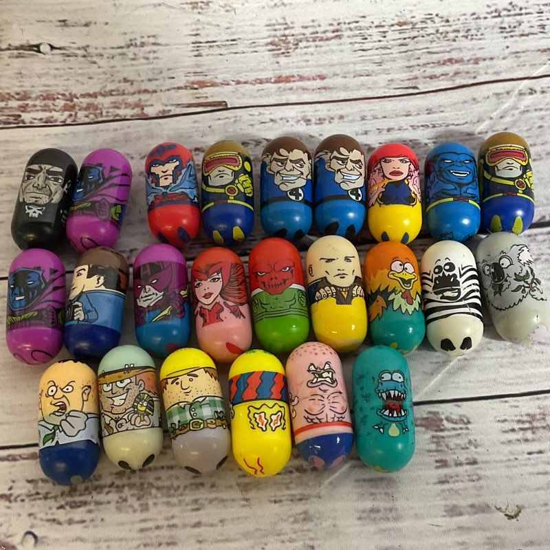Lot of 24 Moose Toys Inc. MIGHTY BEANZ Beans