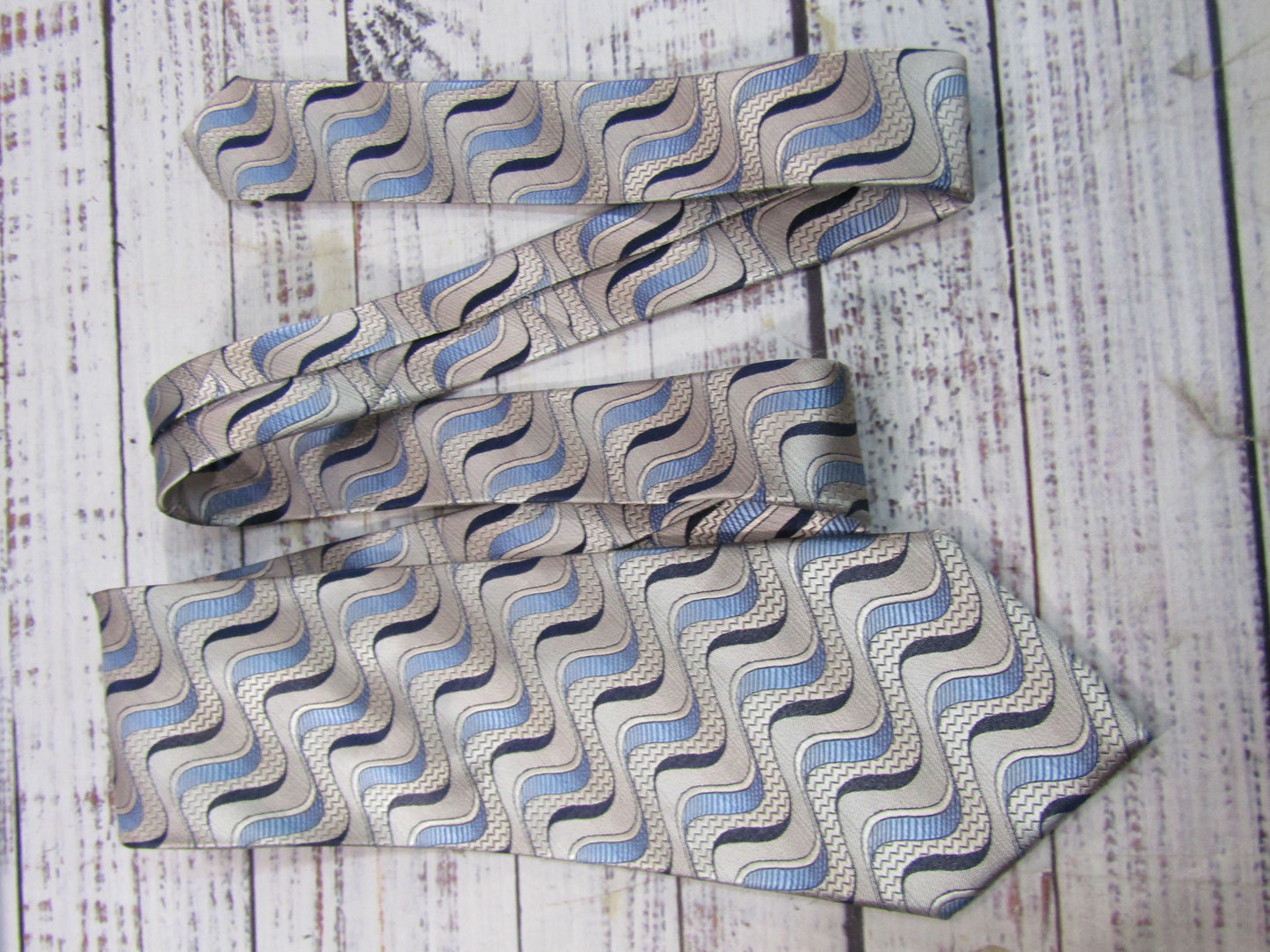Jhane Barnes Men's Gray & Blue Abstract Wave Pattern Silk Tie