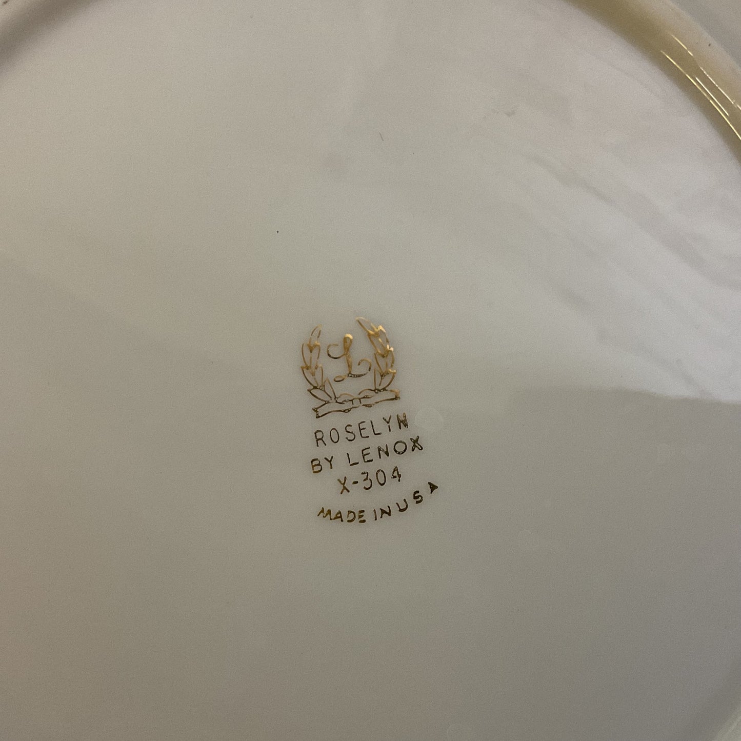 LENOX Roselyn Rose Motif Ivory with Gold Trim Plates & Serving Pieces- 29pcs